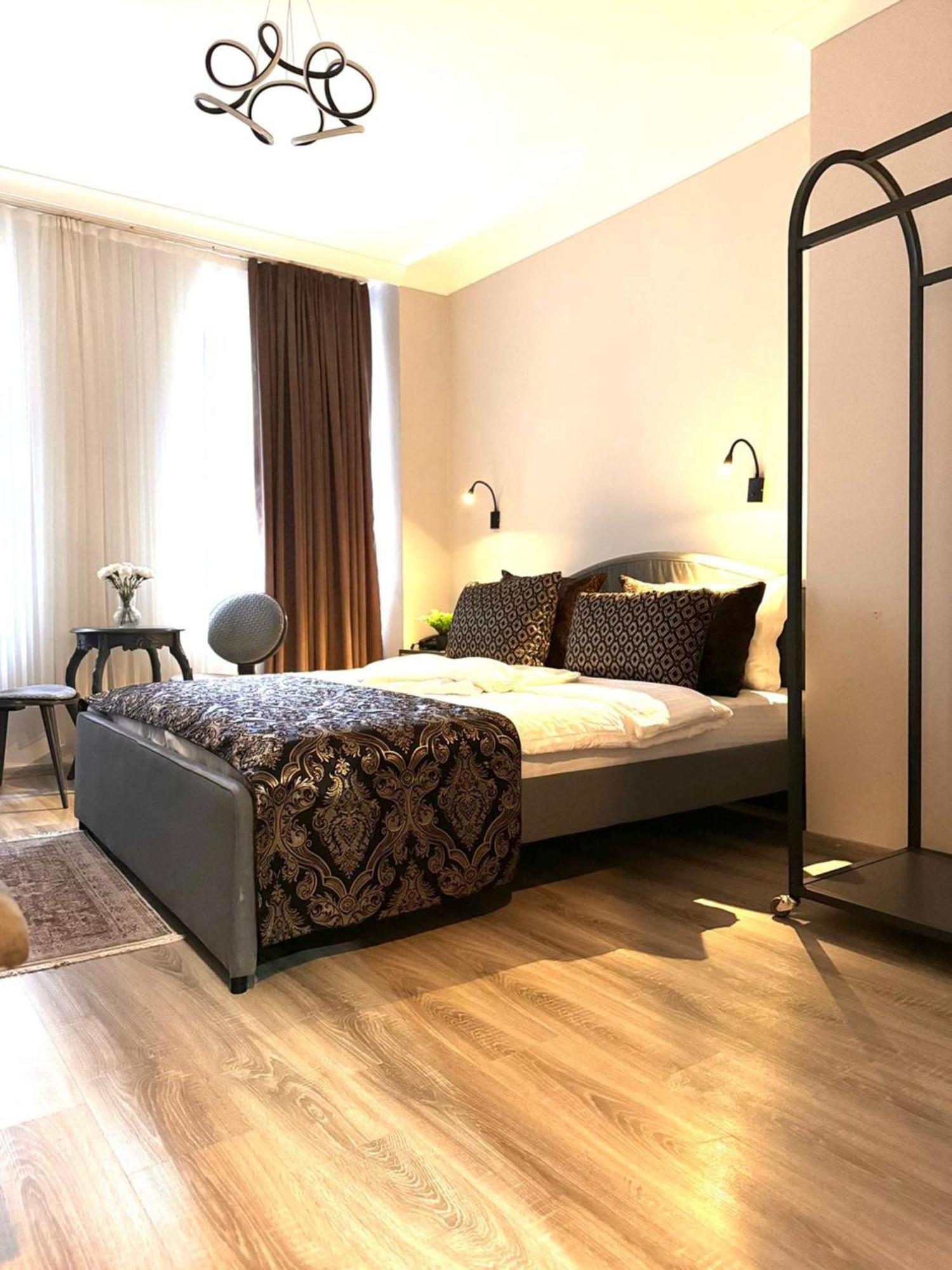 The Diderot Otel